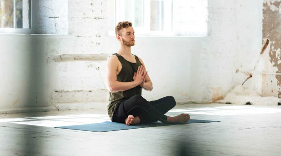 El efecto de las emociones puede ser tanto beneficioso como perjudicial. Todo depende del tipo de emoción que sea. Se dice que el amor y los buenos vínculos afectivos, por ejemplo, contribuyen a la salud cardiovascular